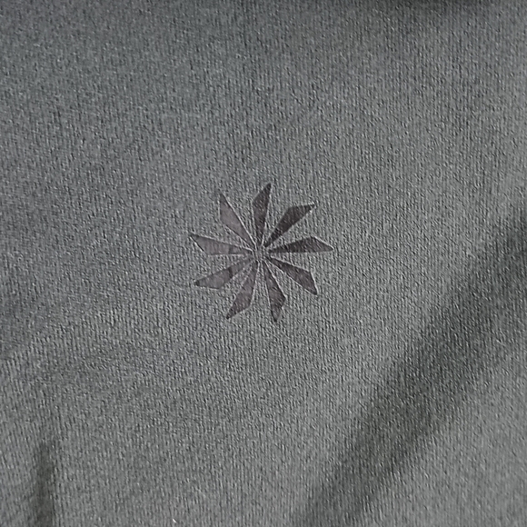 Athleta High Rise Salutation Leggings in Green - Picture 5 of 7